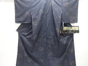 未使用品　花唐草模様織り出し本場泥大島紬着物(7マルキ)